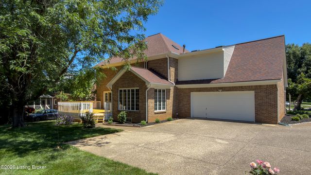 7110 Wood Briar Rd, Louisville, KY 40241