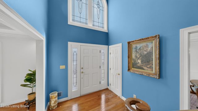 7110 Wood Briar Rd, Louisville, KY 40241