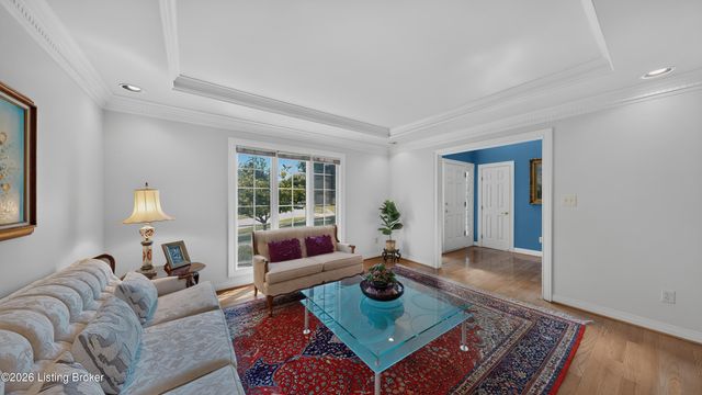 7110 Wood Briar Rd, Louisville, KY 40241
