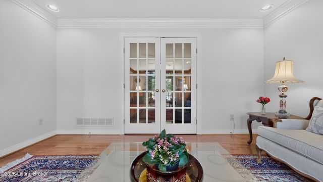 7110 Wood Briar Rd, Louisville, KY 40241