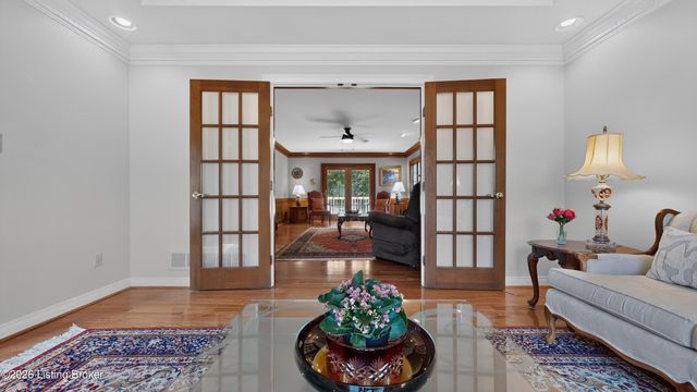 7110 Wood Briar Rd, Louisville, KY 40241