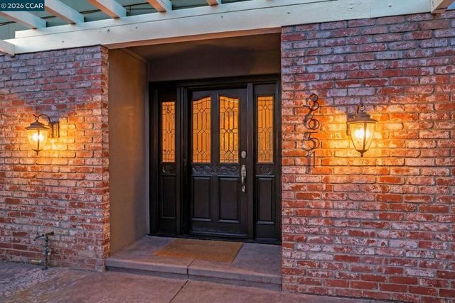 3651 Perada Dr, Walnut Creek, CA 94598