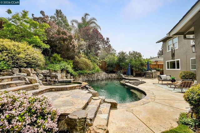 3651 Perada Dr, Walnut Creek, CA 94598