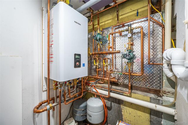 66 Virginia Avenue, Oceanside, NY 11572