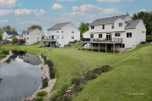 2012 Spring Creek Lane, Mchenry, IL 60050