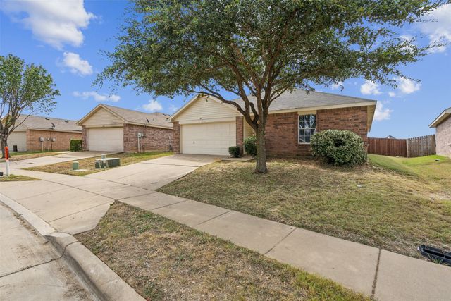 1400 Castle Ridge Road, Fort Worth, TX 76140
