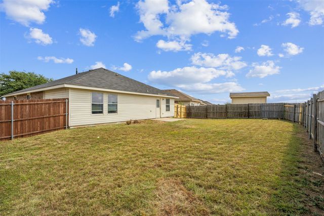 1400 Castle Ridge Road, Fort Worth, TX 76140