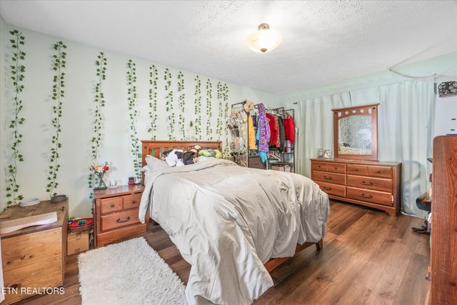 8925 Heathercrest Drive, Powell, TN 37849