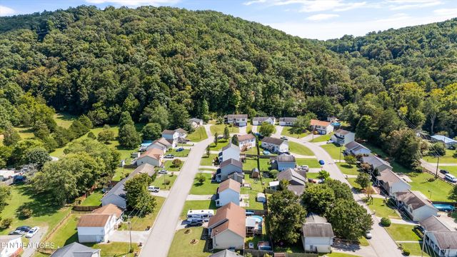 8925 Heathercrest Drive, Powell, TN 37849