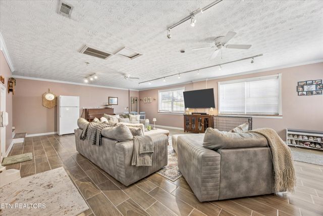 8925 Heathercrest Drive, Powell, TN 37849