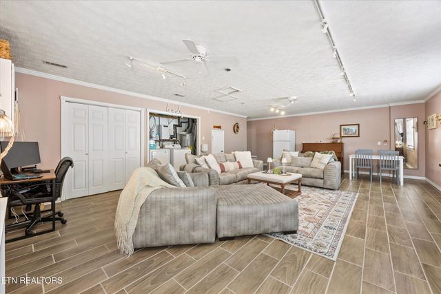 8925 Heathercrest Drive, Powell, TN 37849