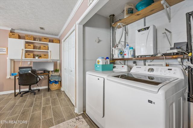 8925 Heathercrest Drive, Powell, TN 37849