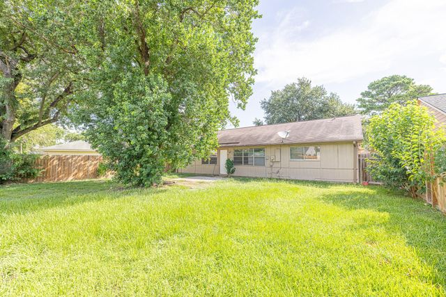 11815 Spruce Mountain Drive, Houston, TX 77067