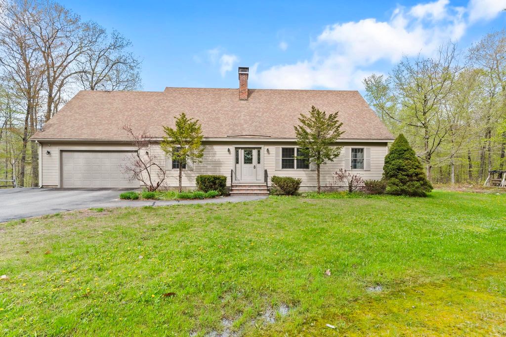 10 Avon Shores Road, Moultonborough, NH 03254