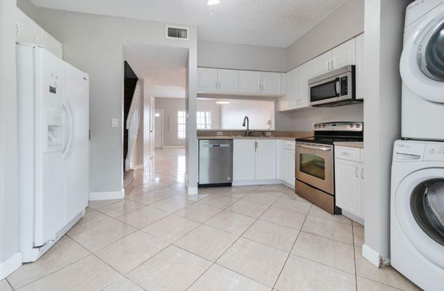 16721 Hemingway Drive, Weston, FL 33326