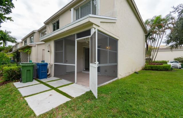 16721 Hemingway Drive, Weston, FL 33326