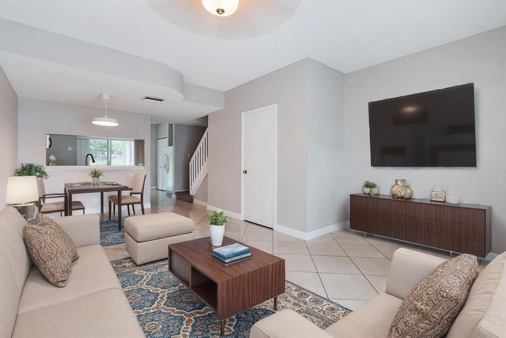 16721 Hemingway Drive, Weston, FL 33326