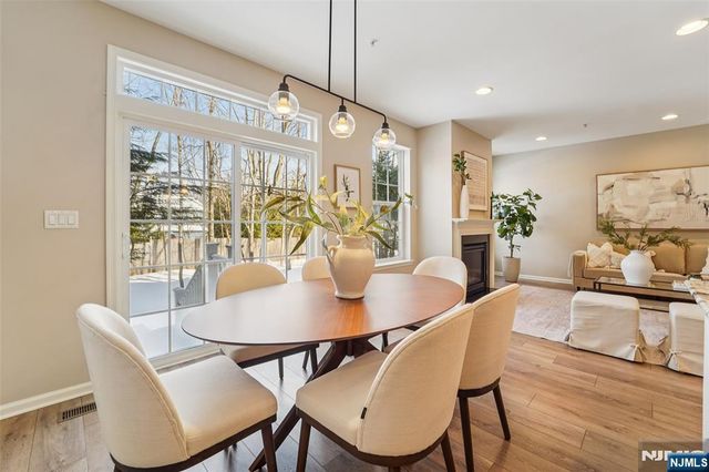 8 Masterson Court, Waldwick, NJ 07463