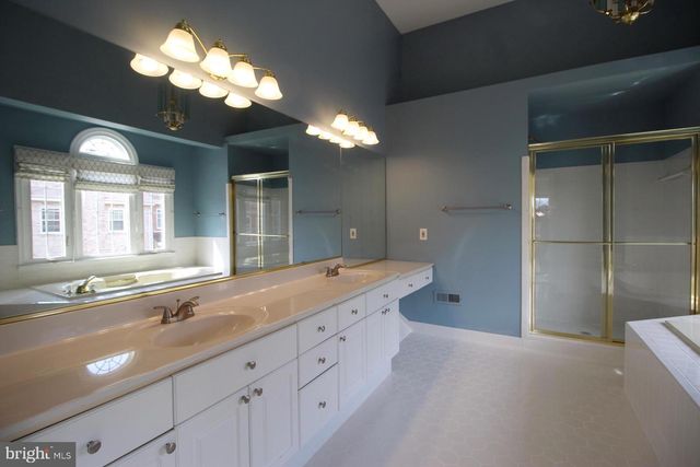 6423 LITTLE POTTERS LN, Alexandria, VA 22310