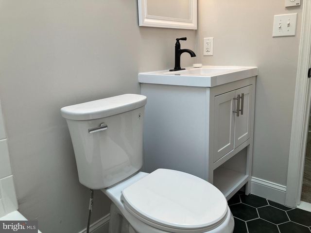 3210 LYNDALE AVE, Baltimore, MD 21213