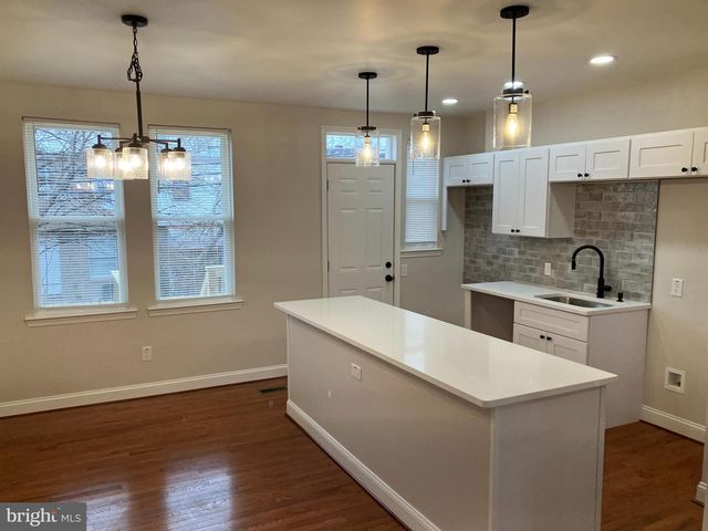 3210 LYNDALE AVE, Baltimore, MD 21213