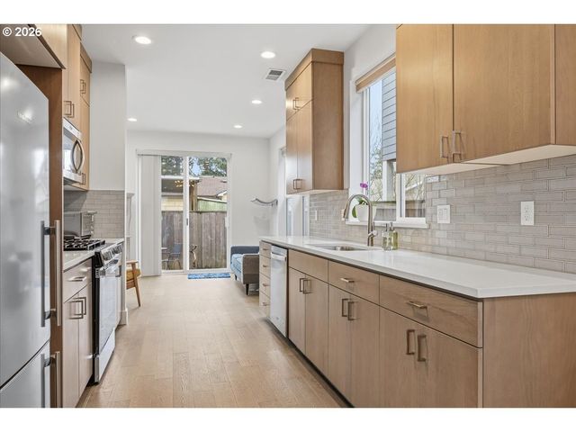 4820 Se 75TH Ave, Portland, OR 97206