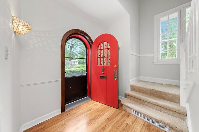 9209 S Hoyne Avenue, Chicago, IL 60643