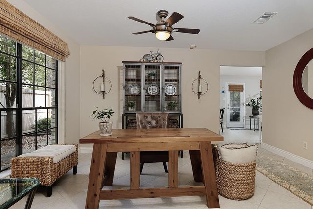 95 N Pathfinders Circle, The Woodlands, TX 77381