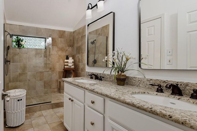 95 N Pathfinders Circle, The Woodlands, TX 77381