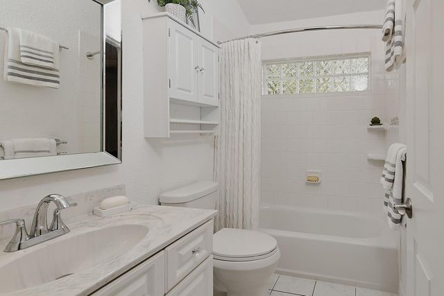 95 N Pathfinders Circle, The Woodlands, TX 77381