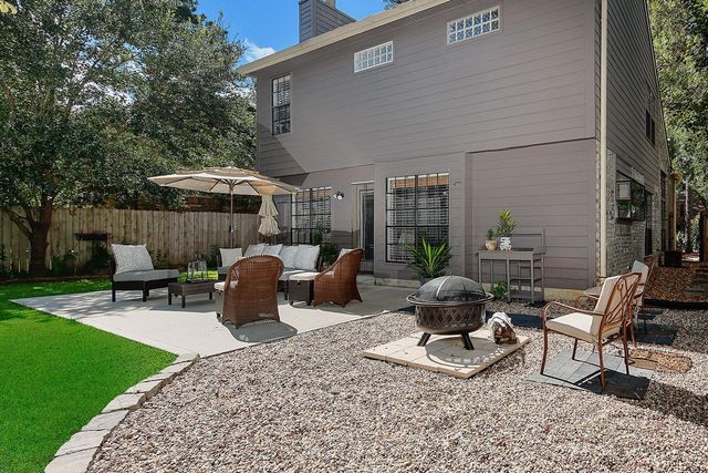 95 N Pathfinders Circle, The Woodlands, TX 77381