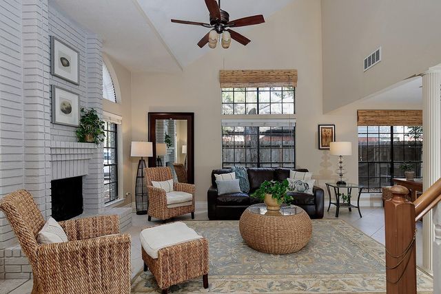 95 N Pathfinders Circle, The Woodlands, TX 77381