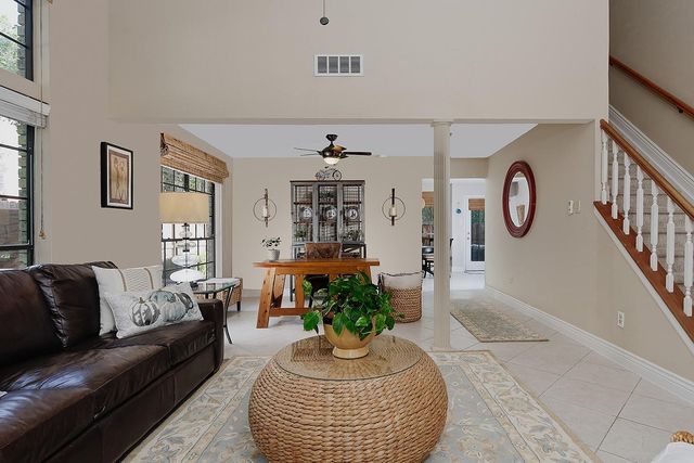 95 N Pathfinders Circle, The Woodlands, TX 77381