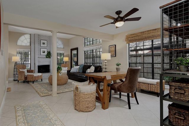 95 N Pathfinders Circle, The Woodlands, TX 77381