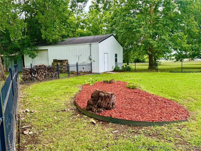 401 E Main Street, Adair, OK 74330