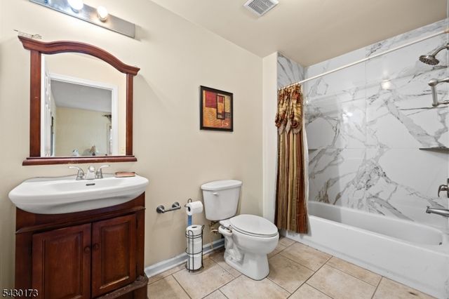 74 Wildwood Ave, Edison Twp., NJ 08837