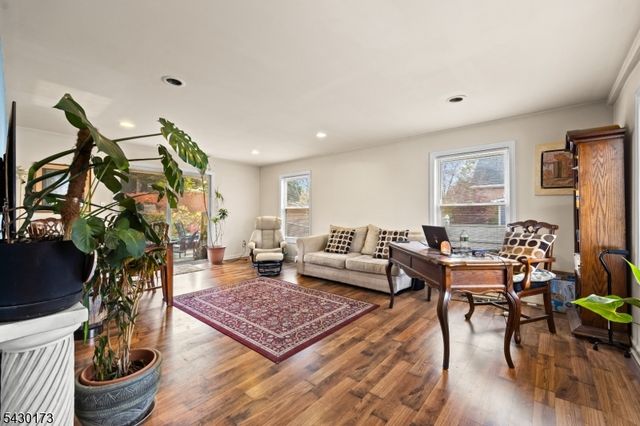 74 Wildwood Ave, Edison Twp., NJ 08837