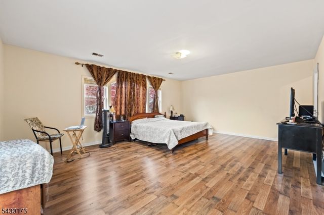 74 Wildwood Ave, Edison Twp., NJ 08837