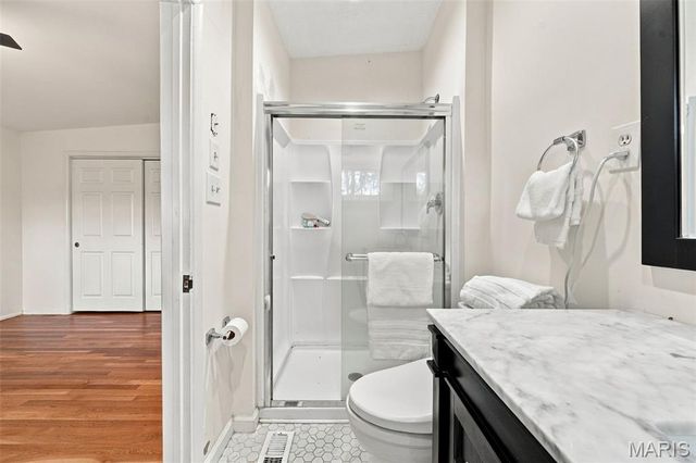 8435 Louwen Drive, Clayton, MO 63124
