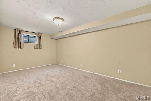 8435 Louwen Drive, Clayton, MO 63124