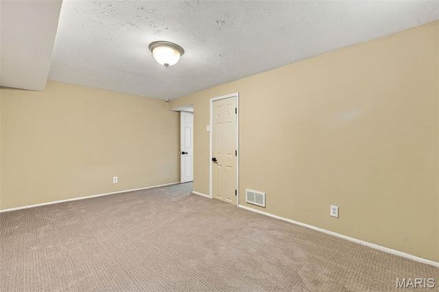 8435 Louwen Drive, Clayton, MO 63124