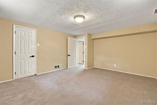 8435 Louwen Drive, Clayton, MO 63124