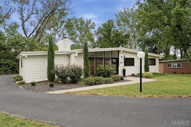 8435 Louwen Drive, Clayton, MO 63124