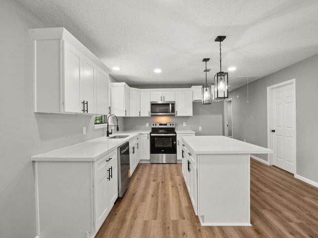 904 Cook Dr, Deridder, LA 70634