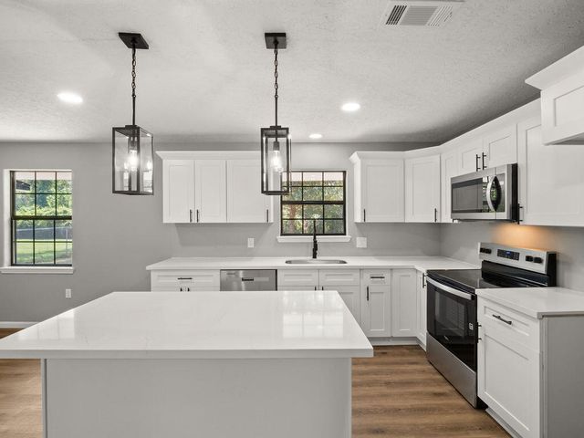 904 Cook Dr, Deridder, LA 70634