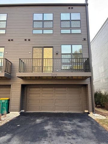 369 Summit Circle, Lombard, IL 60148