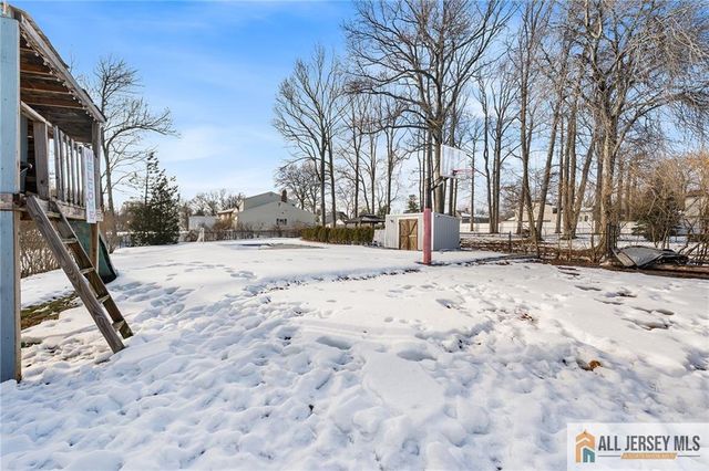 15 New Dover Avenue, Colonia, NJ 07067