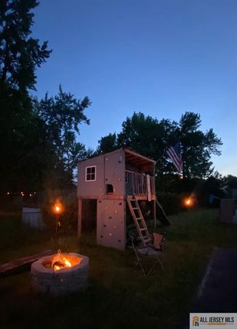 15 New Dover Avenue, Colonia, NJ 07067