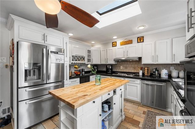 15 New Dover Avenue, Colonia, NJ 07067