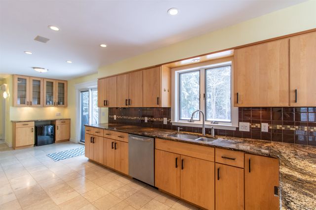 322 Farmer Drive, St. Johnsbury, VT 05819